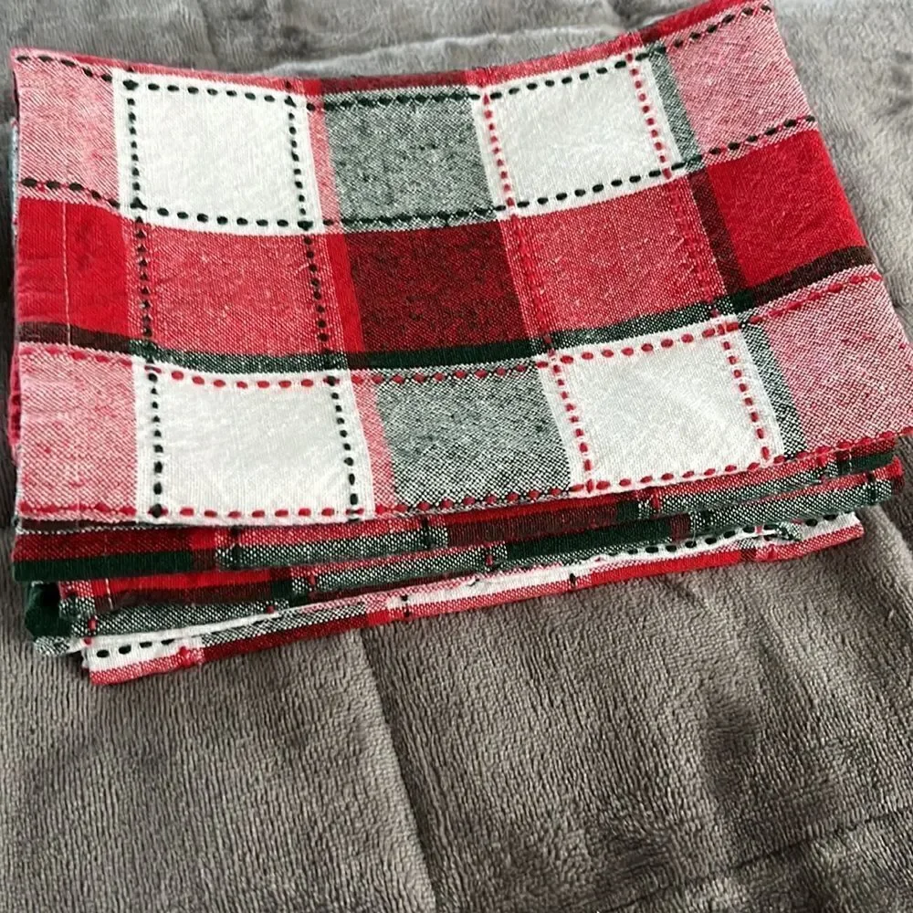 Set of 5 Bold & Vibrant White Green Red Plaid Cotton Cloth Christmas Napkins